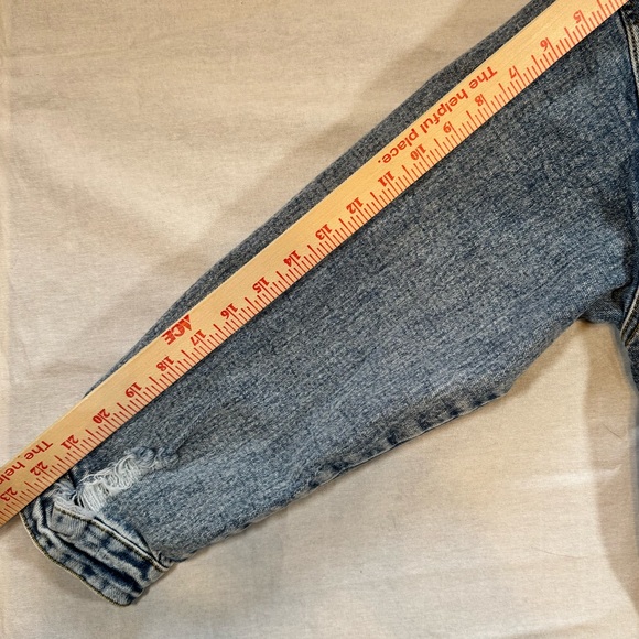 Kittenish Like-New, Never Worn Light Blue Distressed Oversized Denim Jean Jacket - Picture 7 of 8